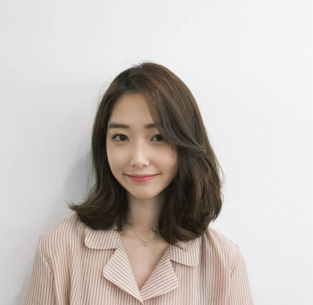 葵司最新发型,葵司最新发型，潮流引领者的变迁之路