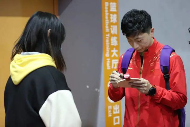 陈思羽演员，自然之旅的心灵探寻，寻找内心的宁静