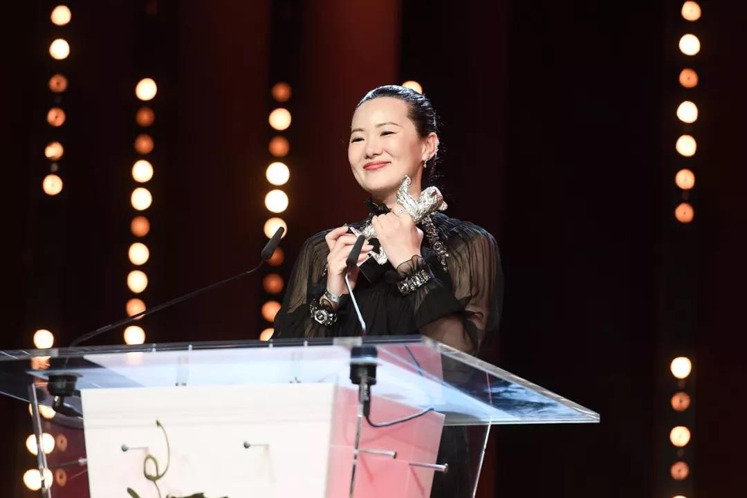 永梅的演艺之路，璀璨之星闪耀舞台