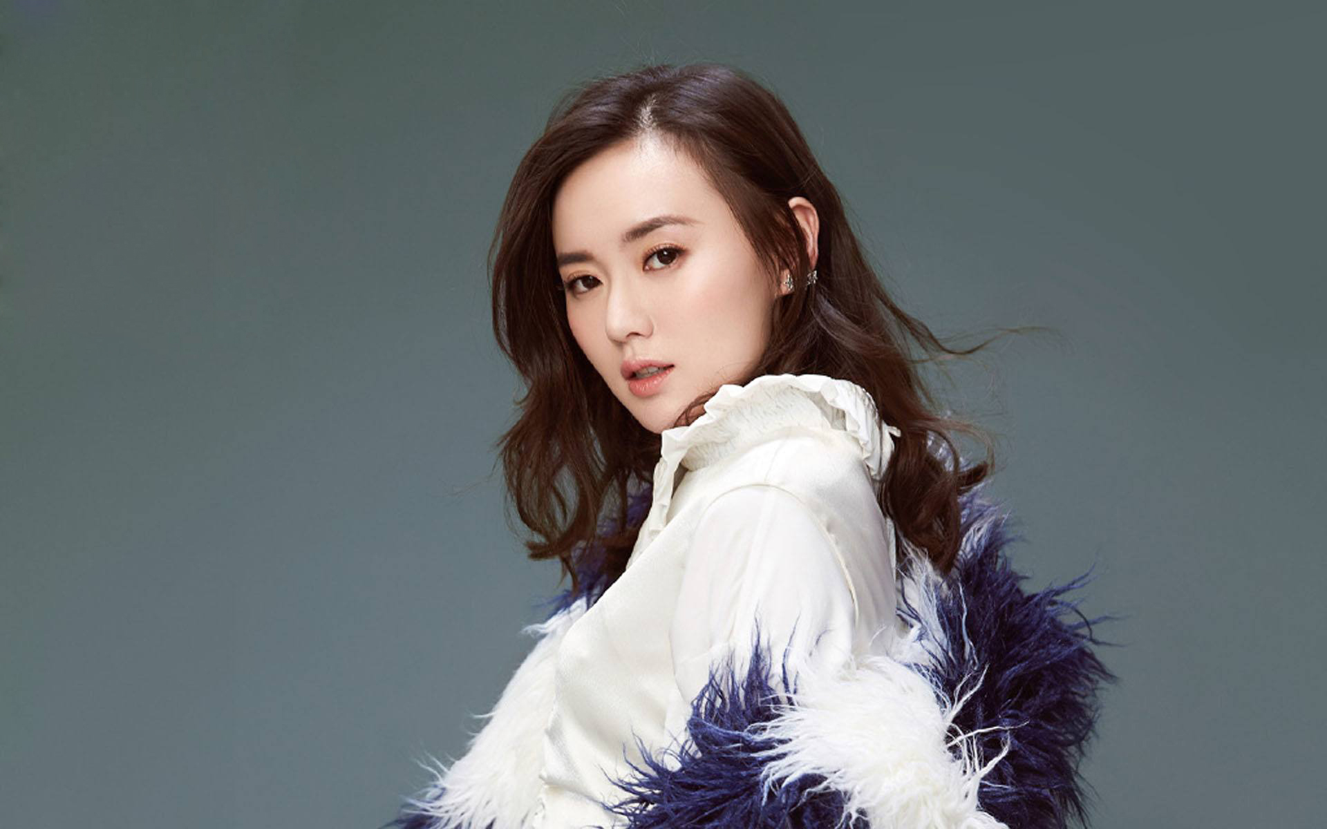 江铠同，从舞台到荧屏的自信成长与成就的力量