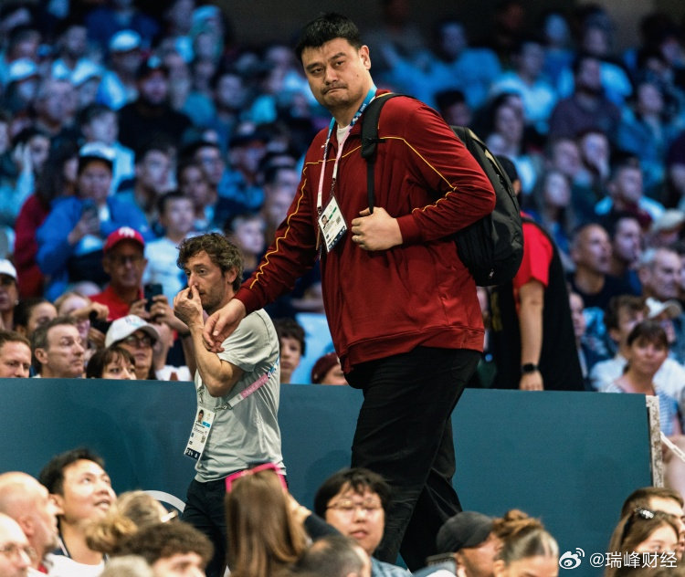 姚明最新动态揭秘，篮球巨星的辉煌历程与时代地位回顾