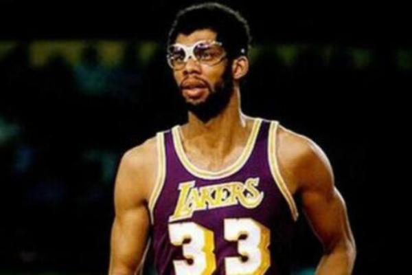 最新NBA历史得分榜排名揭秘，篮球迷们瞩目的焦点！