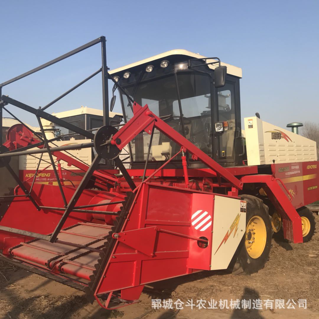 最新大型青储收割设备与诗意自然美景之旅