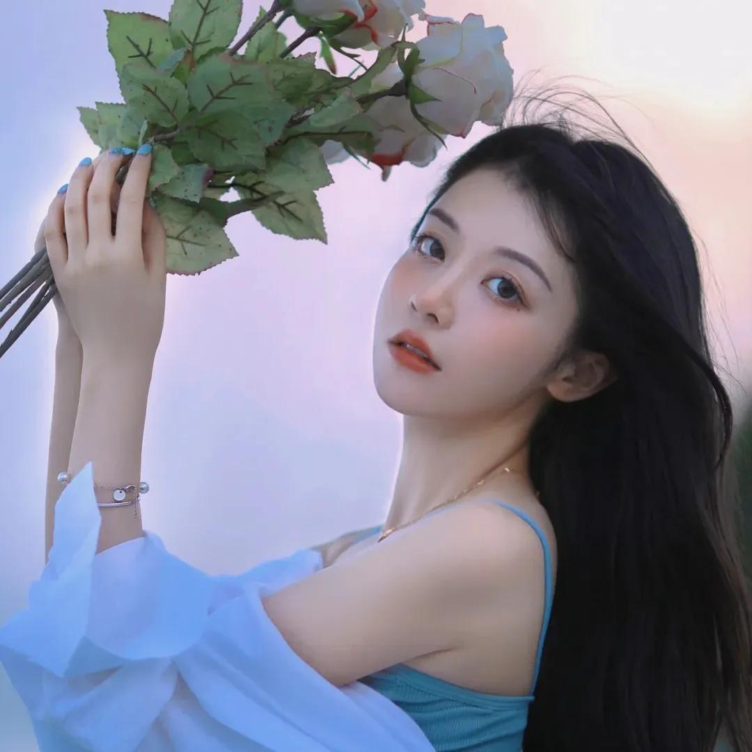 2017年最新美女头像集锦,2017年最新美女头像集锦——小巷深处的特色小店探秘