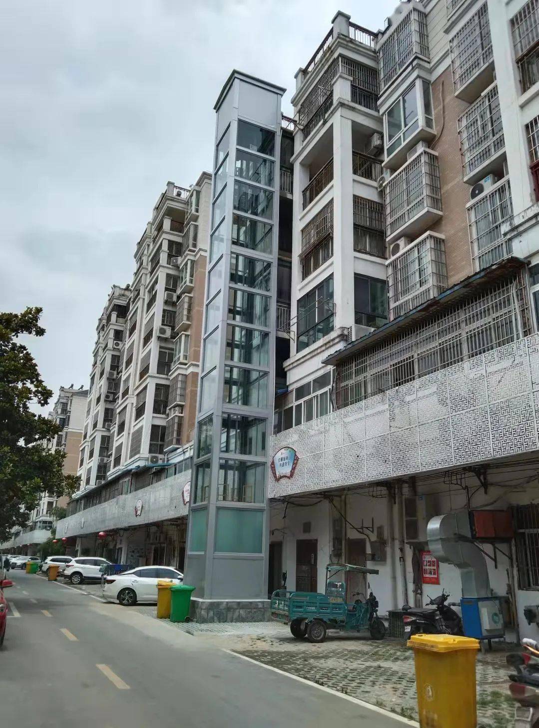 老旧小区加装电梯价格揭秘，变化中的学习与自信的力量