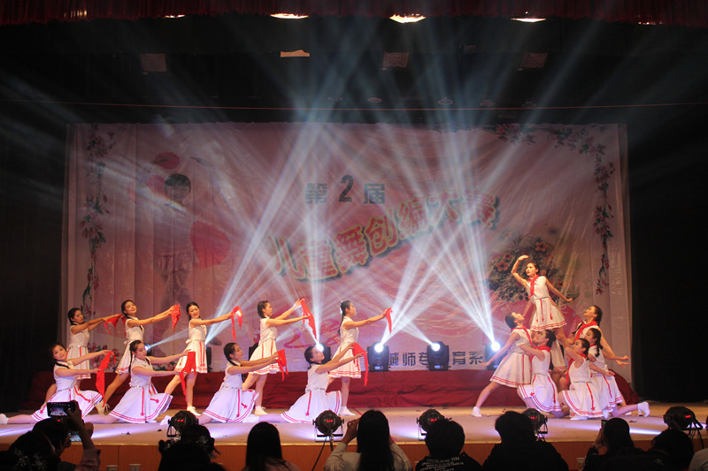 儿童舞比赛，舞动梦想，自信闪耀的童真舞台